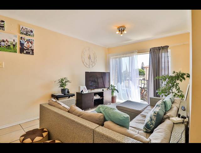 2 BEDROOM APARTMENT RENTED IN WALMER HEIGHTS
